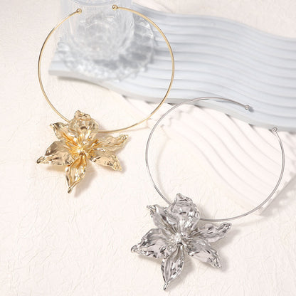 Stylish  European-Inspired Hip Hop Floral Pendant Choker with Bold 3D Design - Perfect for Fashion-Forward Women