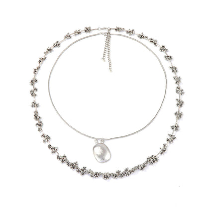 Stylish Minimalist Alloy Wine Flask Pendant with Floral Accents - Double-layered Necklace for Chic Luxury Fashion