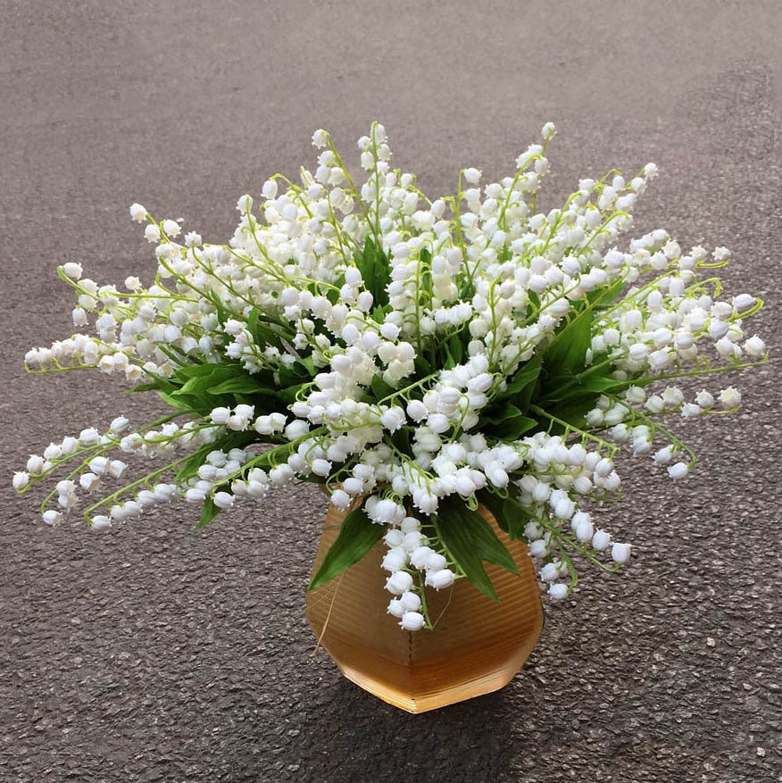 Elegant Nordic-Inspired Artificial Lily of the Valley Bellflower Bouquet - Perfect for Wedding Photography, Home Décor, and Cozy Living Room Arrangements