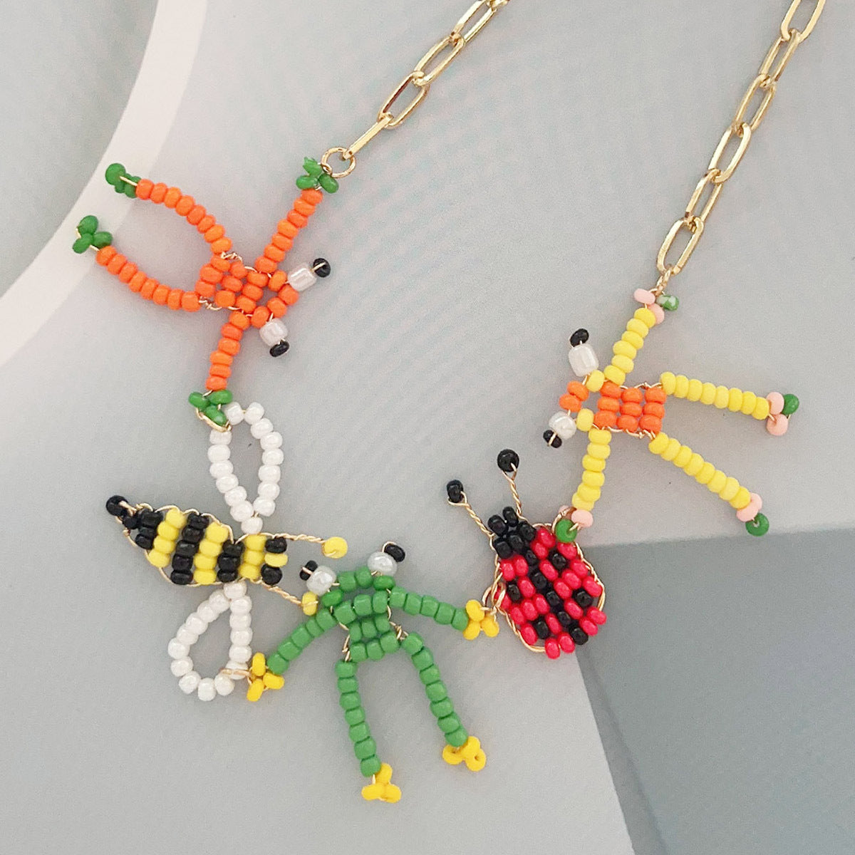 Chic Korean-Inspired Handmade Unique Frog and Bee Animal Pendant Chain Necklace - Creative Design for Nature Lovers