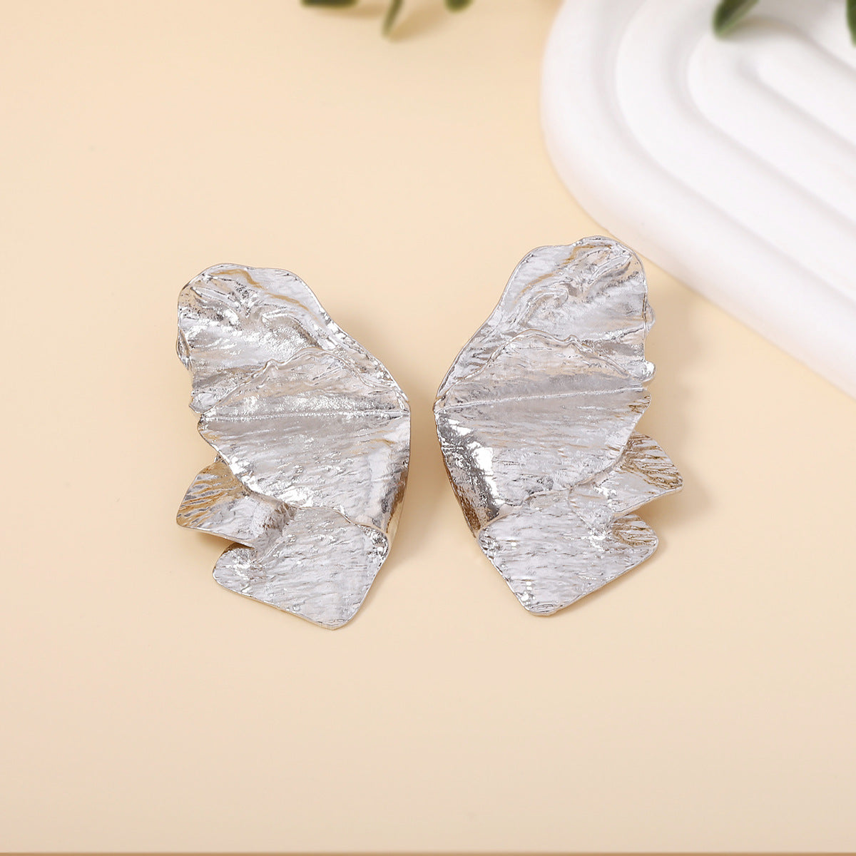 Trendy Abstract Twisted Pleated Irregular Petal Earrings - Exquisite Statement Butterfly Studs with a High-End Design Appeal