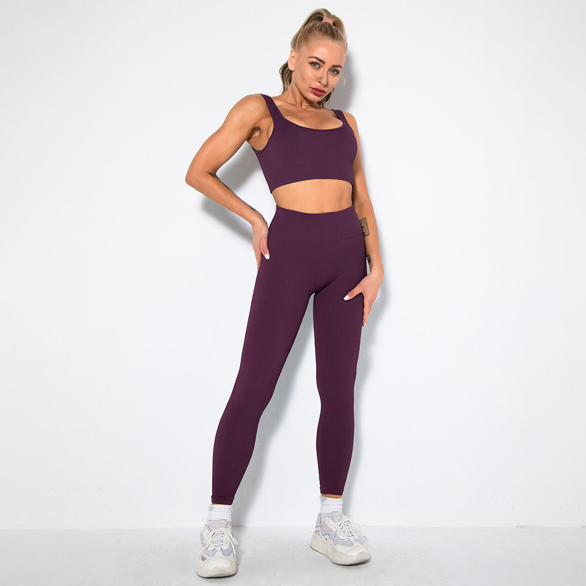 Seamless Sports Bra and Leggings Set Women s Fitted Yoga Outfit for Comfort and Style