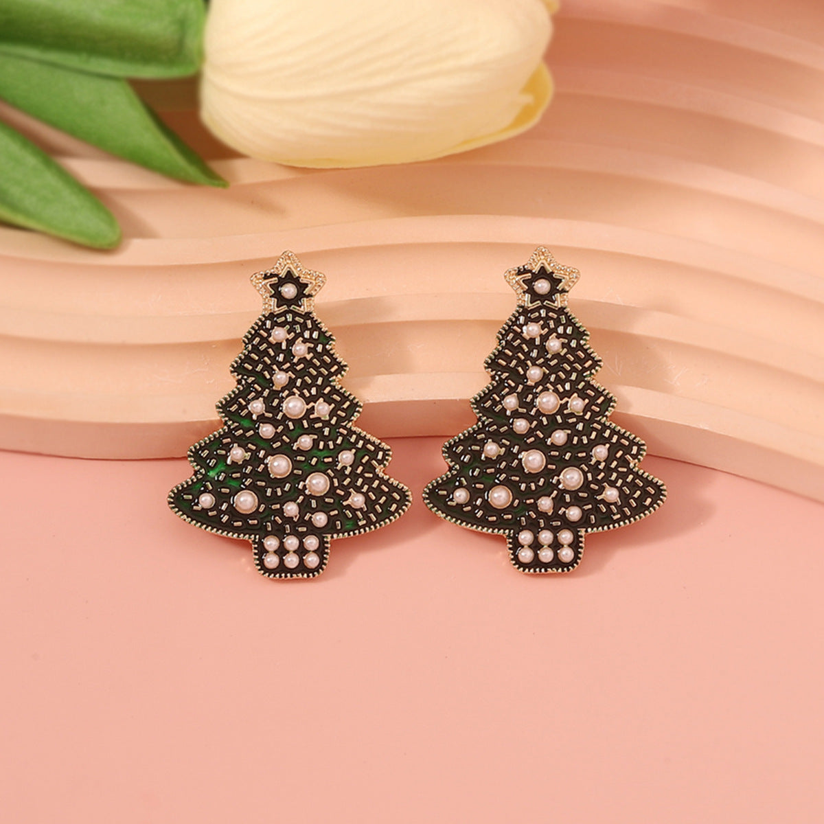Elegant  Christmas-Themed Creative Alloy Oil-Drop Christmas Tree Earrings with Rhinestones & Pearls for Women - Perfect Holiday Accessory!