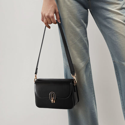 Chic Korean Style Envelope Bag for Women Versatile Underarm Handbag in Genuine Leather for Commuting and Everyday Use