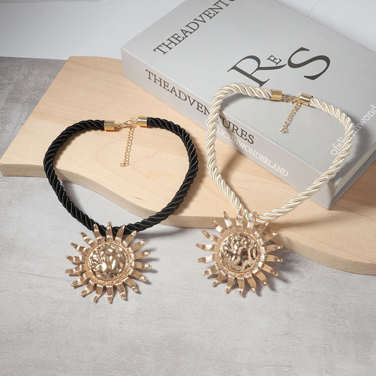 Minimalist Sunflower Alloy Pendant Necklace – Versatile Beach Vacation Style for Trendy Women