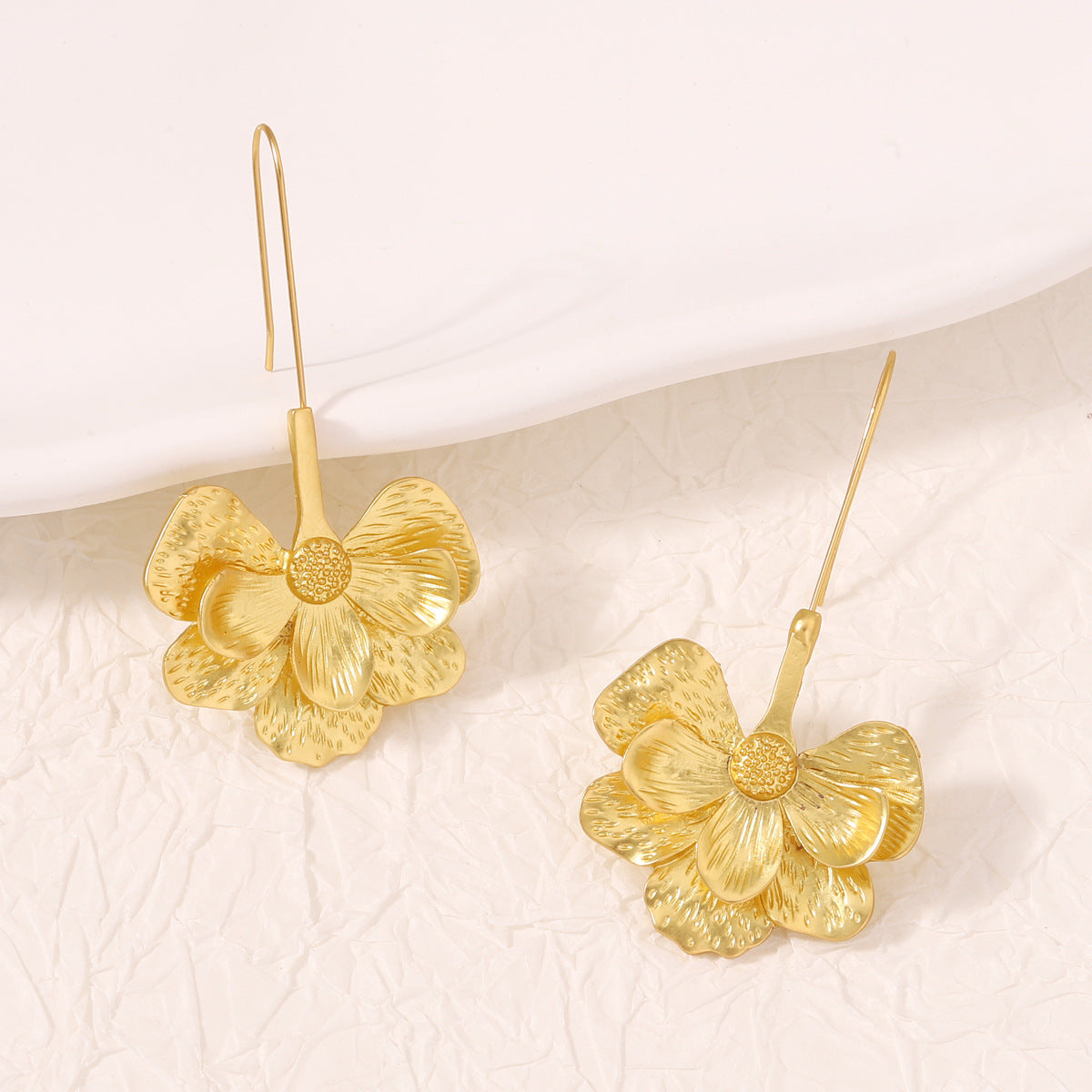 Elegant Court-Style Metal Flower Earrings - Versatile Party Jewelry for Women, Perfect for Any Occasion