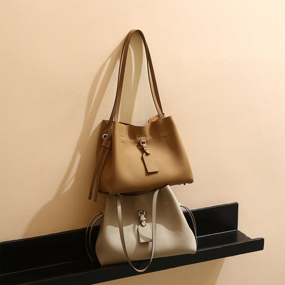 Luxury Genuine Leather Women's Fashionable Shoulder Bag Unique Design with Spacious Capacity and Elegant Mother Daughter Style