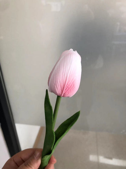 Realistic Miniature PU Tulip Flower – Perfect for Home Décor, Living Room, and Dining Table Centerpieces, Elegant Artificial Floral Arrangement for Lasting Beauty