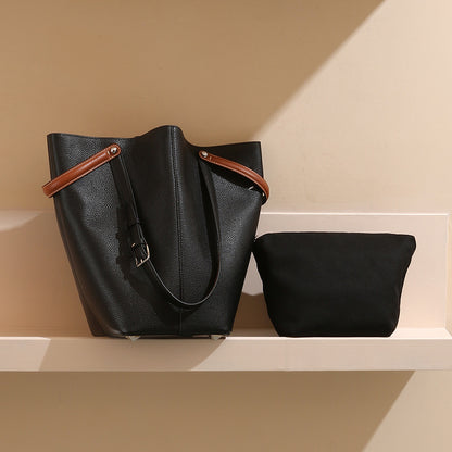 First Layer Cowhide Large Capacity Water Bucket Bag and Versatile Tote for Commuting and Daily Use