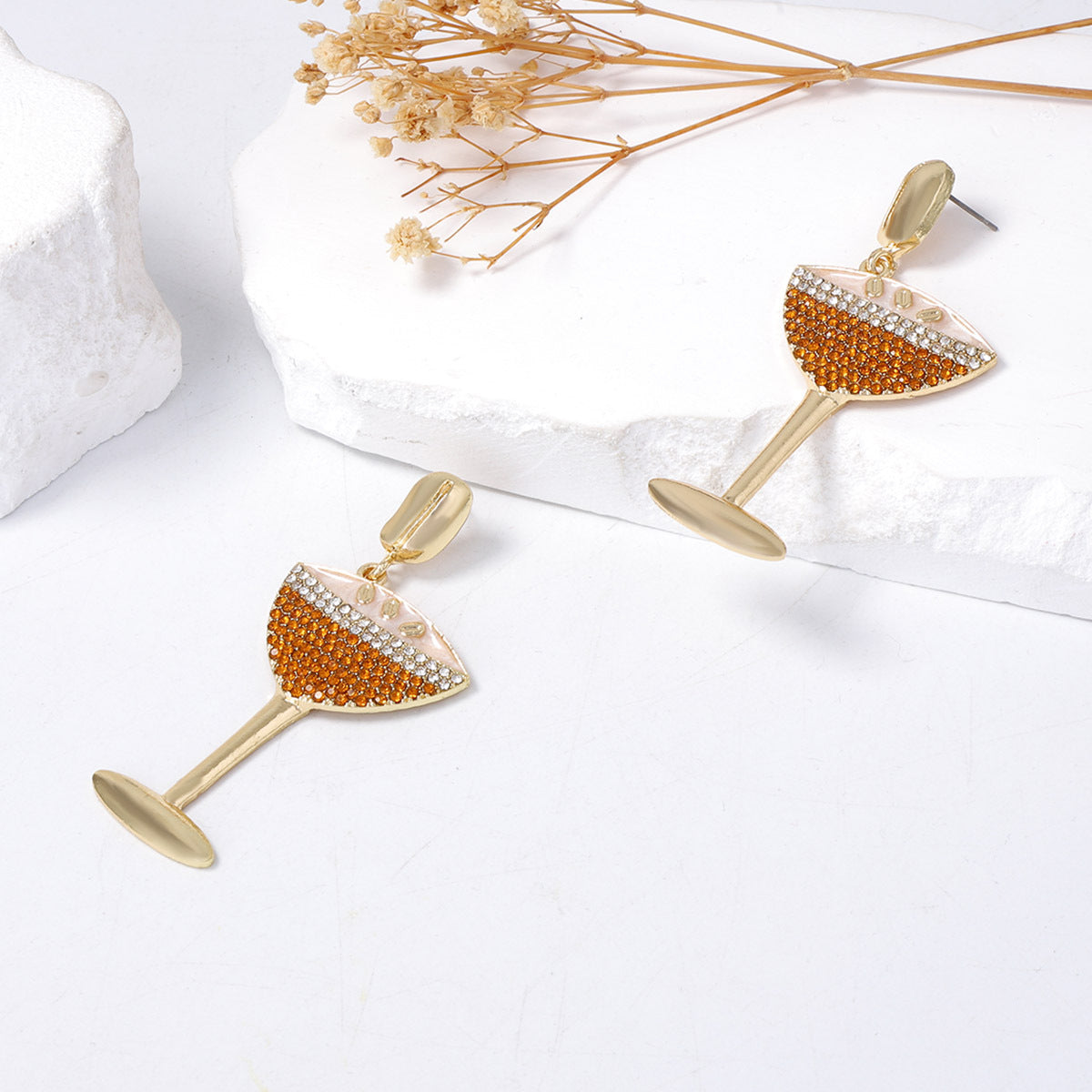 Elegant Lightweight Luxury: Unique Alloy Zirconia Wine Bottle and Glass Set with Stylish Women's Earrings