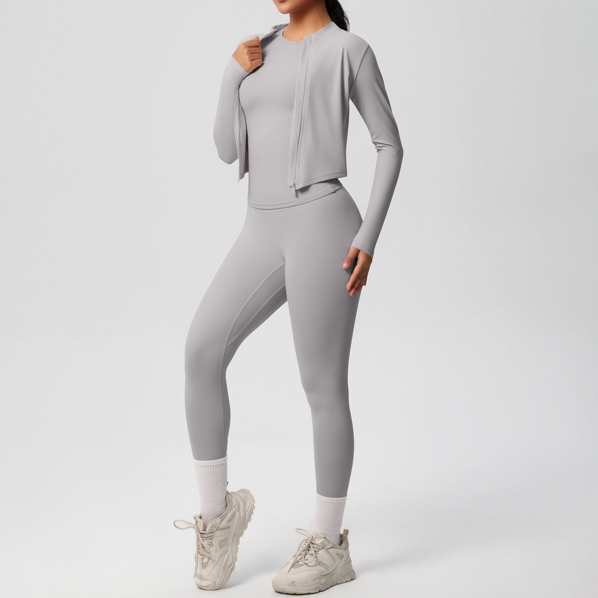 Quick Dry Skin Friendly Long Sleeve Yoga Set Slimming 3 Piece Outdoor Running Outfit with Fitness Pants and Jacket for Maximum Comfort and Performance