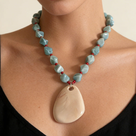 Exaggerated Casual Beaded Knot Geometric Resin Pendant Necklace – Versatile Jewelry Accessory for Women’s Commuter Fashion