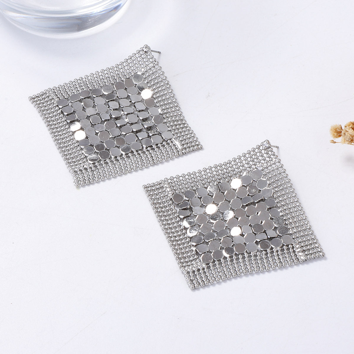 Chic Minimalist Luxury Metal Sequin Tassel Diamond Grid Stud Earrings – Versatile & Sophisticated Style for Women