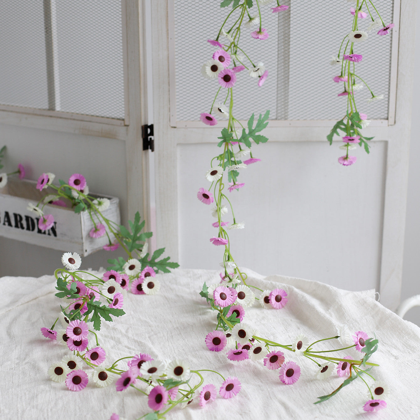 Realistic Sunflower and Daisy Garland - Perfect Faux Floral Decoration for Weddings, Events, and Retail Store Displays