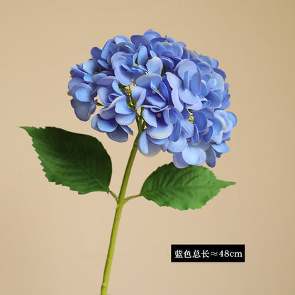 High-Quality Realistic Hydrangea Stem - Luxurious Touch, Moisture-Resistant Faux Flower for Home and Wedding Decor - Ideal for Elegant Floral Arrangements