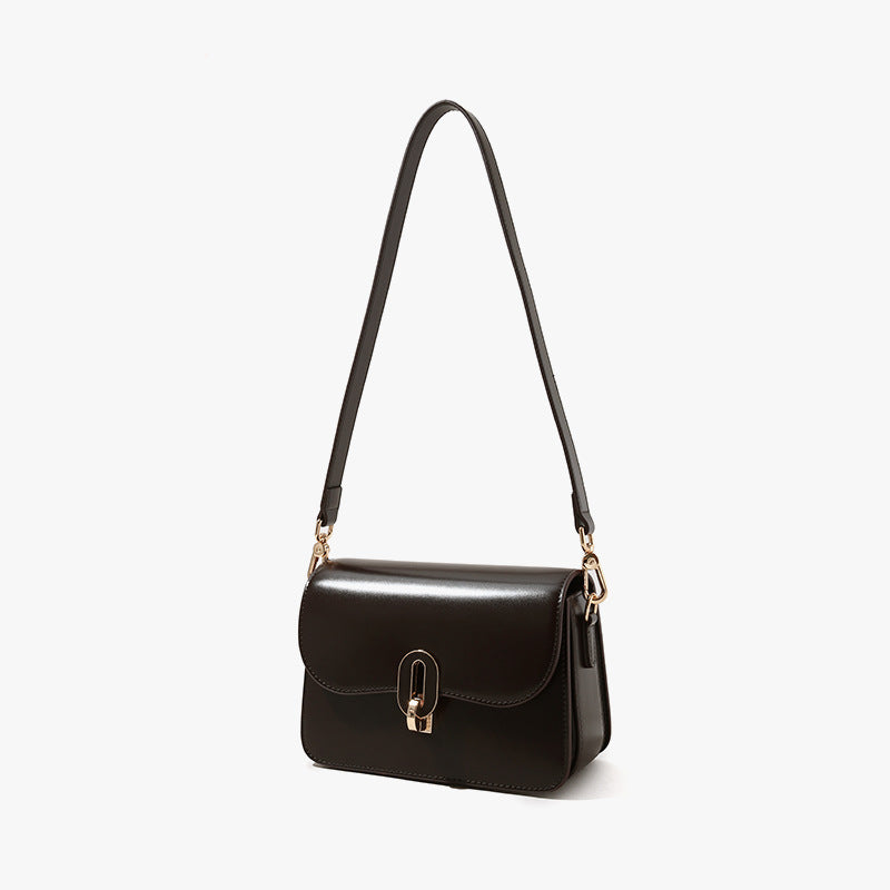 Chic Korean Style Envelope Bag for Women Versatile Underarm Handbag in Genuine Leather for Commuting and Everyday Use