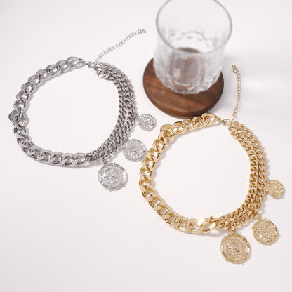 Stylish Metal Chain Coin Pendant Necklace – Unique Choker with Modern Aesthetic, Perfect for Elevating Your Look