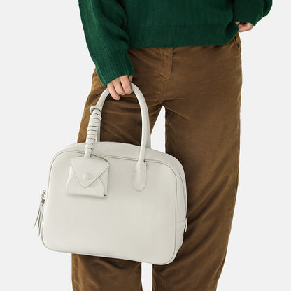 Elegant Women's Genuine Leather Crossbody Bag Chic Urban Style Shoulder Bag for Everyday Versatility and Effortless Fashion