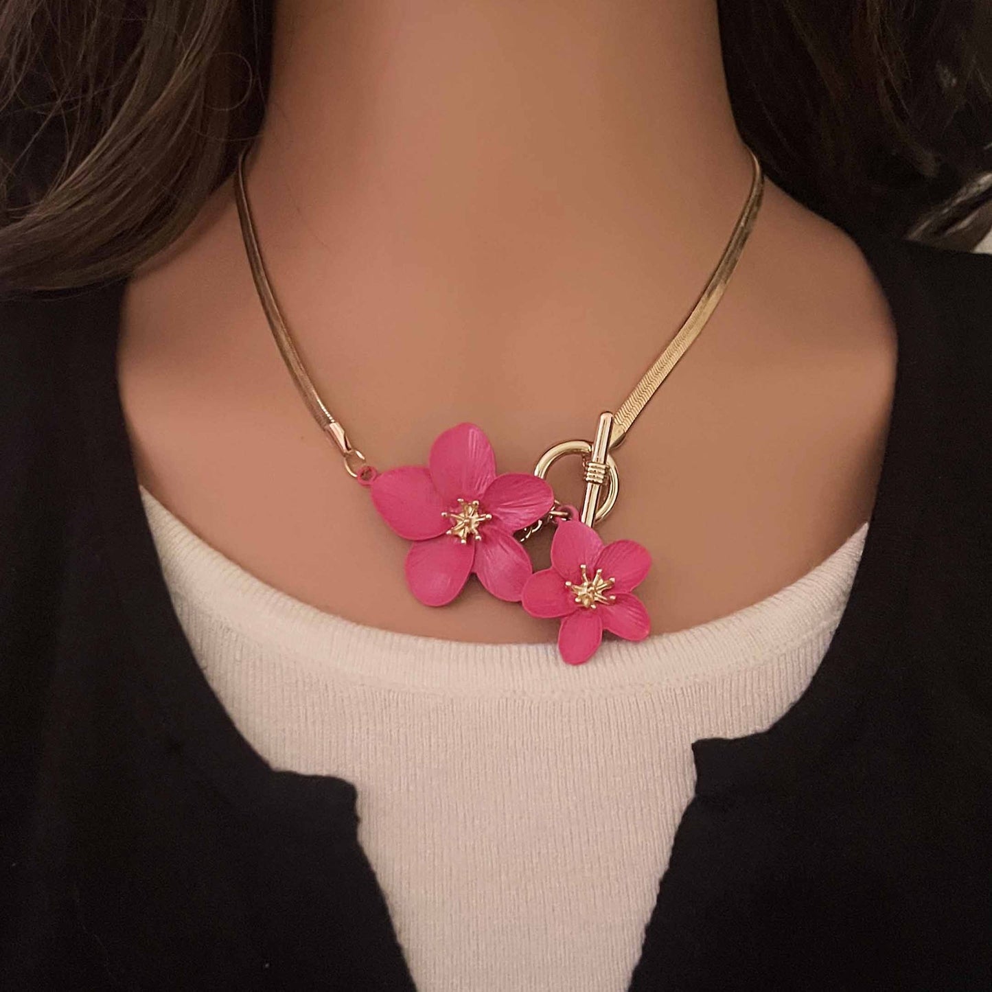 Chic Fresh Fuchsia Flower Bracelet - Unique, Sweet, and Luxurious Summer Accessory for Trendy Young Women