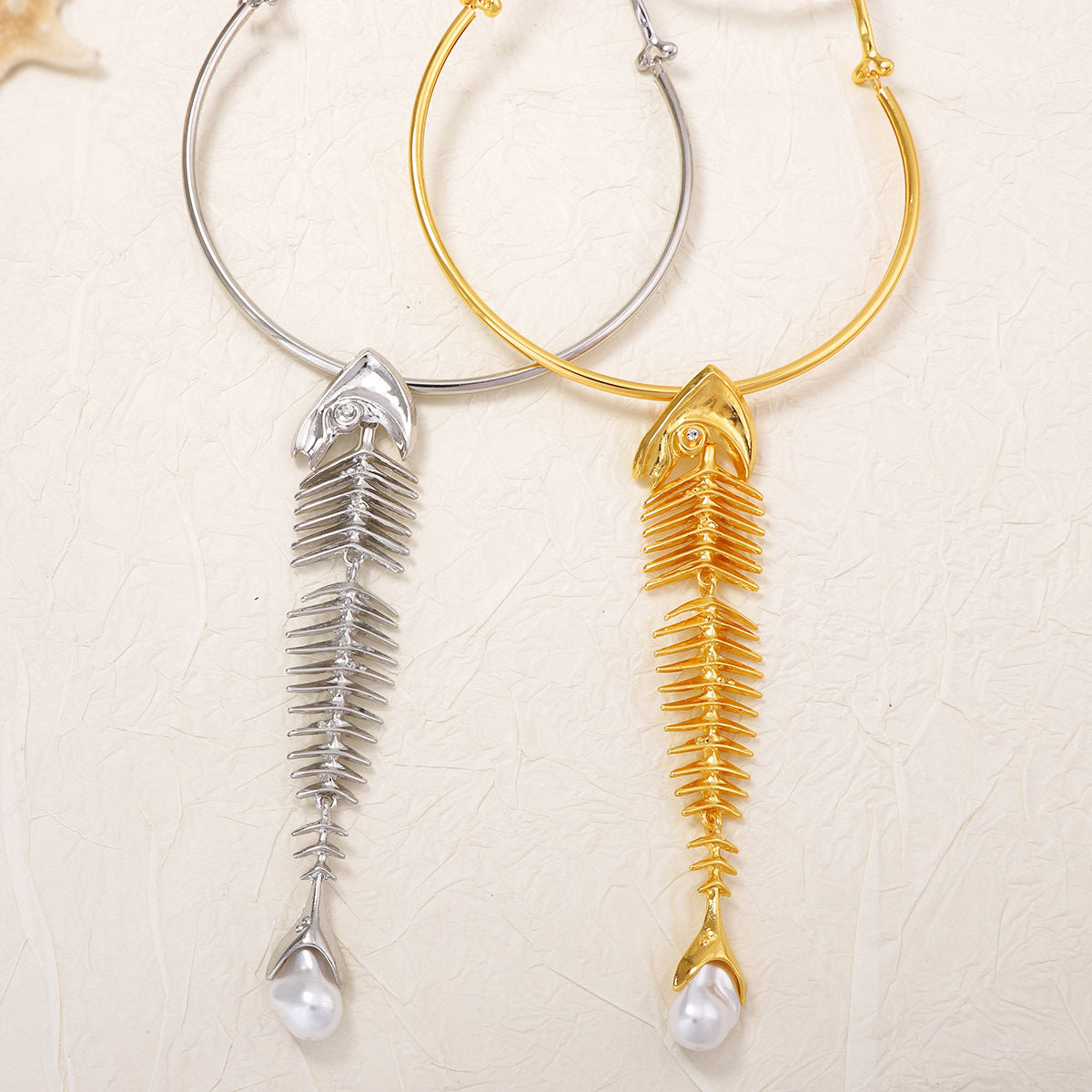 Trendy Minimalist Fishbone Pendant Choker for Women - Unique, Bold, and Fashion-Forward Design