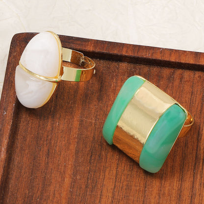 Sleek and Elegant Women's Open-Cut Geometric Design Ring – Unique and Stylish Statement Piece for Any Occasion