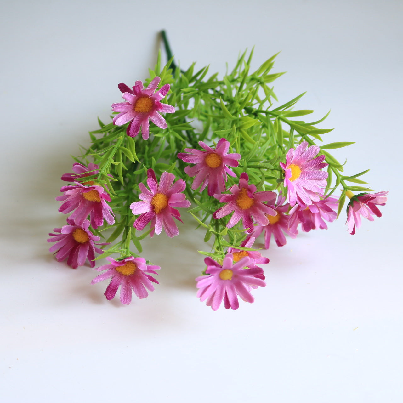 Realistic Mini Daisy & Wildflower Wedding Photography Props - Perfect Home Décor Accents for Your Special Day!