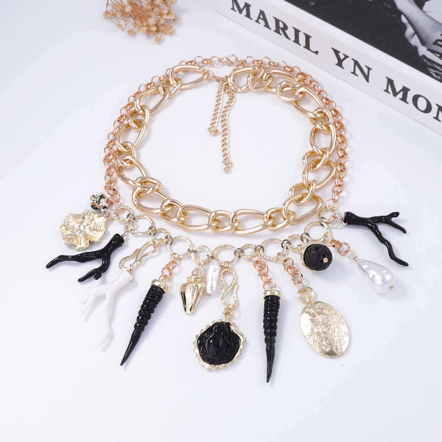 Stylish Ocean-Inspired Double-Layered Turtle and Coral Necklace with Faux Pearl Accents – Perfect for Casual Vacations and Beach Getaways!