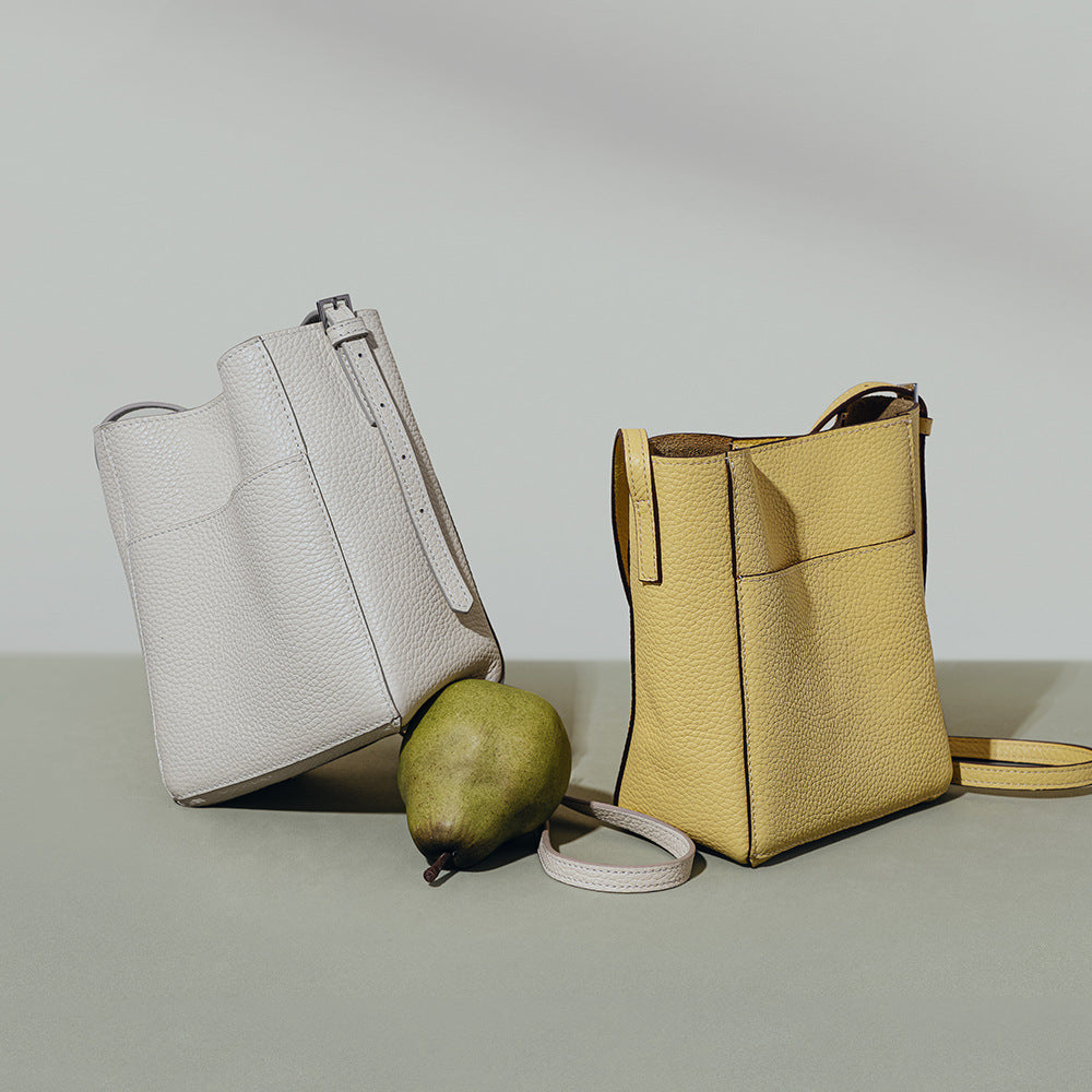 Oversized Tote Bag Fashionable Minimalist Design with Versatile Patterns for Commuting and Everyday Use