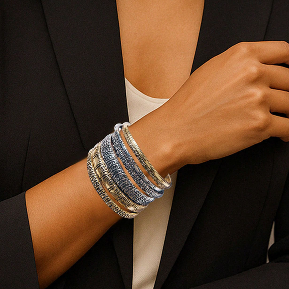 Chic Vintage-Inspired Luxury Multi-Layer Alloy Ocean Animal Fish Bracelets for Women – Unique Fashion Statement Accessory