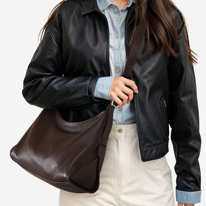 Elegant Urban Layer Leather Tote Bag for Women Spacious Durable Cowhide Shoulder Bag with a Touch of Luxury