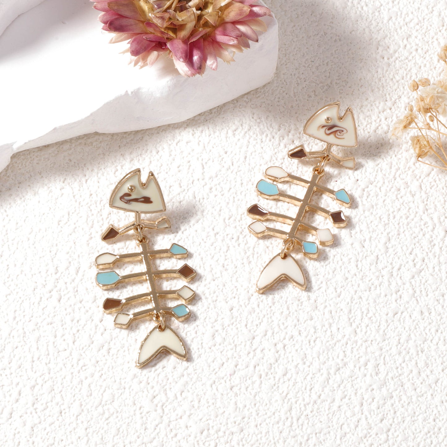 Unique Ocean Resort-Inspired Alloy Fishbone Dangle Earrings – Trendy, Versatile, and Minimalist Jewelry for Women