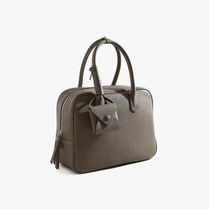 Elegant Women's Genuine Leather Crossbody Bag Chic Urban Style Shoulder Bag for Everyday Versatility and Effortless Fashion