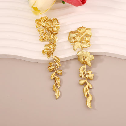 Chic and Minimalist Floral Metal Earrings for Women – Trendy, Unique, and Perfect for Any Casual Outfit