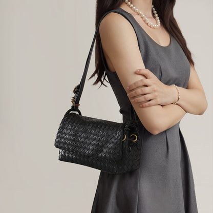 Handcrafted Fall Women's Woven Tote Bag Chic and Unique Handheld Purse for Autumn and Winter for Everyday Use