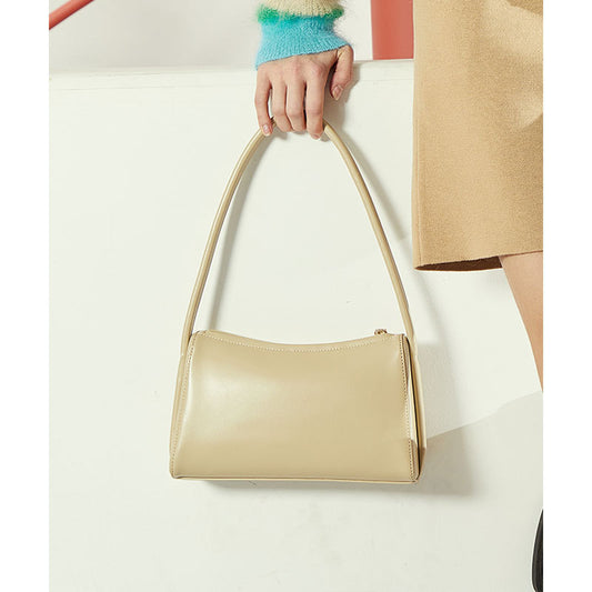 Vintage Inspired Leather Shoulder Bag for Women Chic Underarm Design Versatile and Spring Accessory