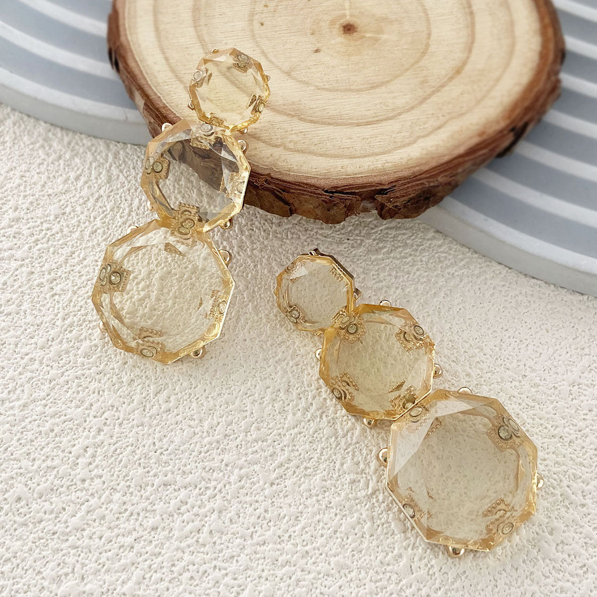 Chic Minimalist Geometric Faceted Resin Transparent Earrings - Versatile Everyday Accessories for Women
