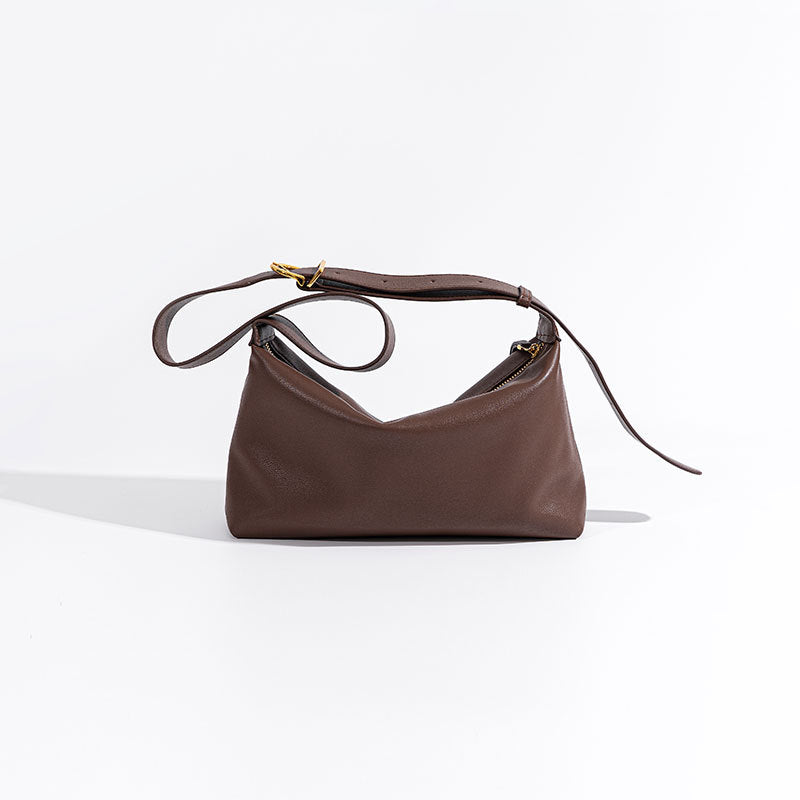 Chic Soft Leather Shoulder Dumpling Bag Crossbody Tote for Early Fall Commuter Essential in Genuine Leather with Luxury Feel