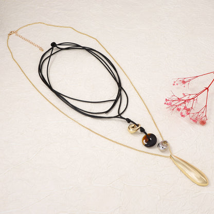 Trendy Layered Geometric Alloy Pendant Necklace - Minimalist and Eco-Friendly Stylish Accessory for Everyday Wear