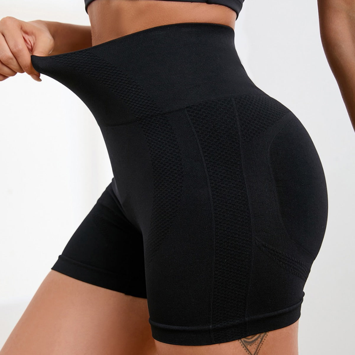 High Waisted Seamless Smile Nylon Yoga Shorts for Women Butt Lifting Comfortable Fitness Activewear for Gym Workouts