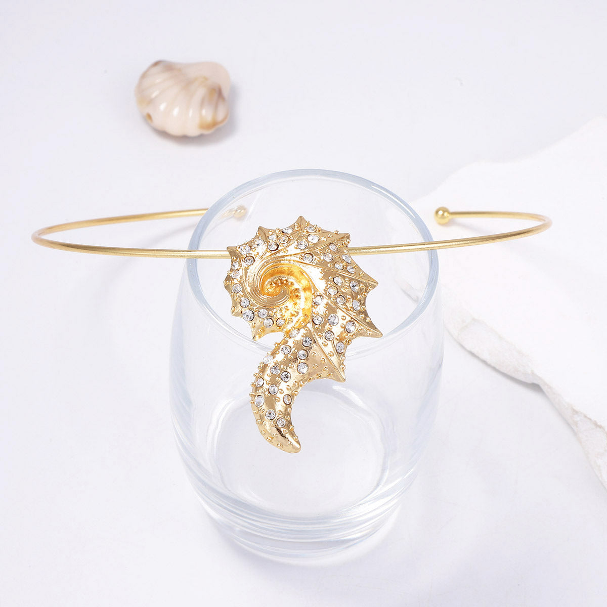 Chic Ocean-Inspired Pendant Necklace with Alloy and Zircon Stone - Minimalist Luxury Shell Design for Effortless Beachside Charm
