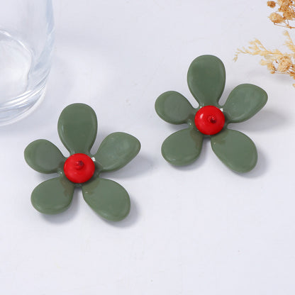 Chic Minimalist Large Resin Flower Earrings for Women - Versatile, Fresh Design Perfect for Daily Commuting and Any Occasion