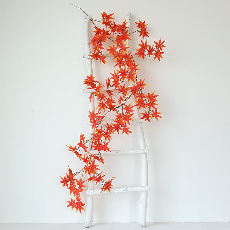 1.8m Maple Leaf Vine for Halloween Home Decoration – Lifelike Faux Floral Wall Hanging with Realistic Autumn Leaves