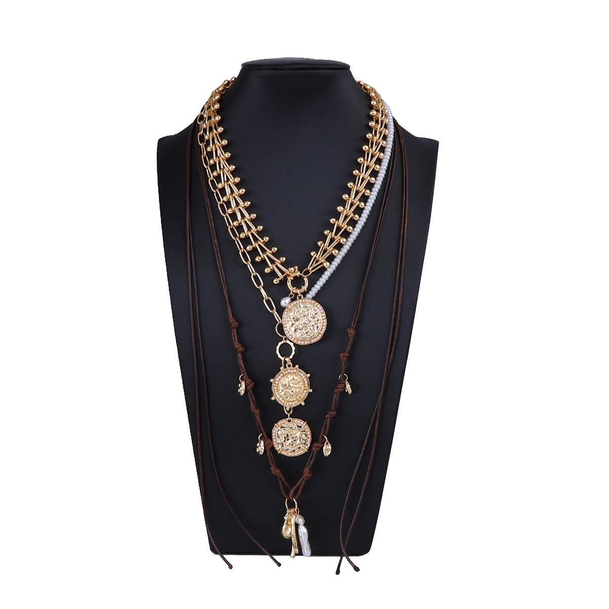 Chic Vintage-Inspired Geometric Badge Pendant Necklace for Women – Luxuriously Layered with Imitation Pearl Accents for a Unique Casual Style