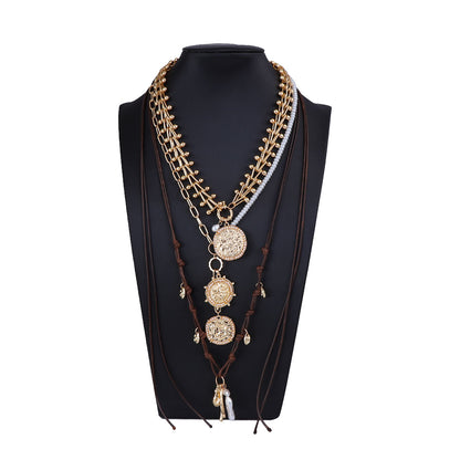 Chic Vintage-Inspired Geometric Badge Pendant Necklace for Women – Luxuriously Layered with Imitation Pearl Accents for a Unique Casual Style