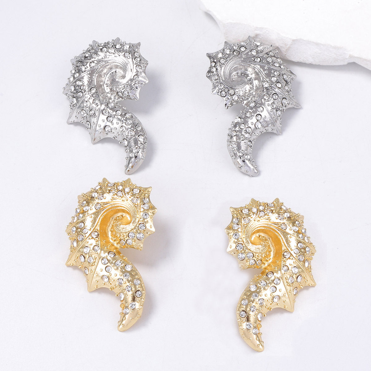 Exquisite Ocean-Inspired Luxury Statement Pearl Shell Alloy Earrings with Sparkling Zircon Stones for Unique Style