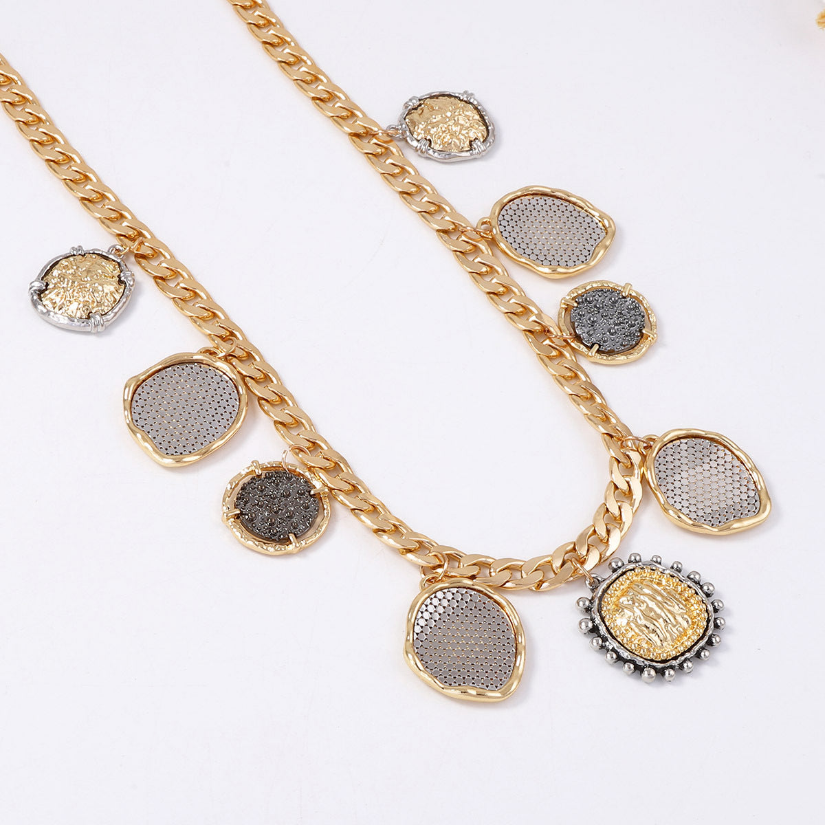 Chic Lightweight Luxury Casual Geometric Badge Coin Pendant Necklace for Women – Stylish Alloy Chain for Effortless Elegance