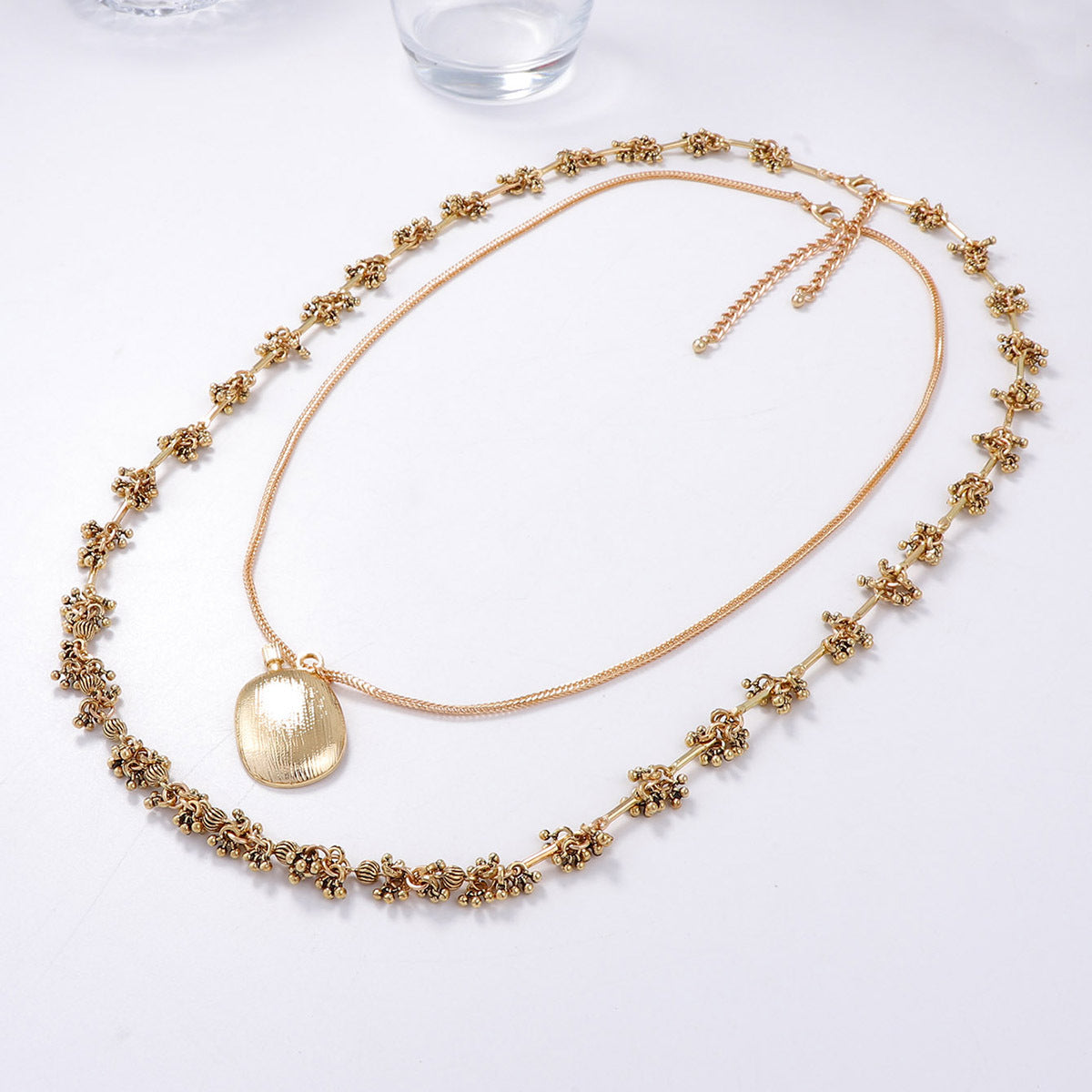 Stylish Minimalist Alloy Wine Flask Pendant with Floral Accents - Double-layered Necklace for Chic Luxury Fashion