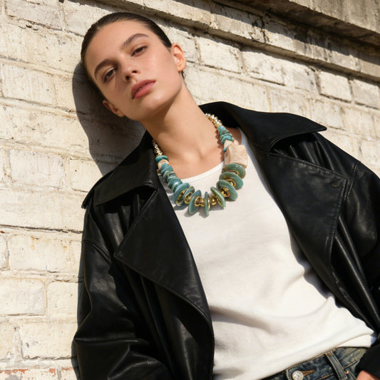 Exaggerated High-End Unique Design Geometric Square & Round Resin Plastic Intertwined Handmade Necklace for Women – Perfect for Fashion Enthusiasts!