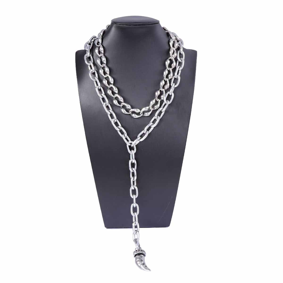 Stylish and Unique Gothic-Inspired Double Layer Necklace with Metal Chain and Animal Horn Pendant – Perfect for Trendsetting Fashion Enthusiasts