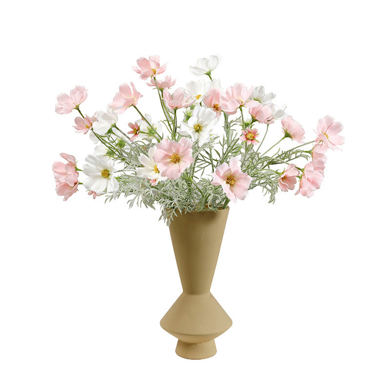 Elegant Luxury Faux Persian Daisy Floral Arrangement - Stunning Home Décor Piece for Living Room and Dining Table